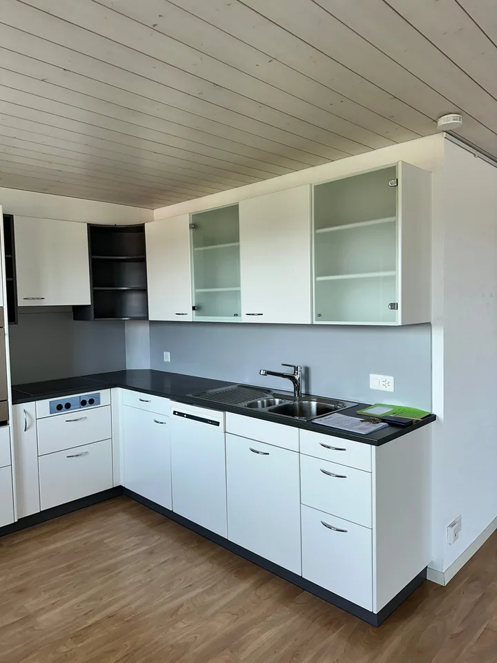 Bel appartement de 5,5 pièces en duplex avec vue imprenable à Grossaffoltern