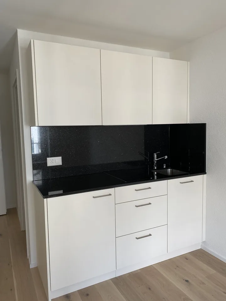 Appartement single charmant au cœur de Zurich Kreis 4, parfait pour les amoureux de la ville !