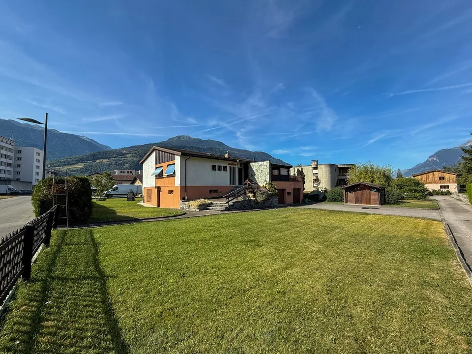 RISERVATO - Villa con grande potenziale di ristrutturazione o ricostruzione (3 ville) su grande terreno – foto 7 di 10