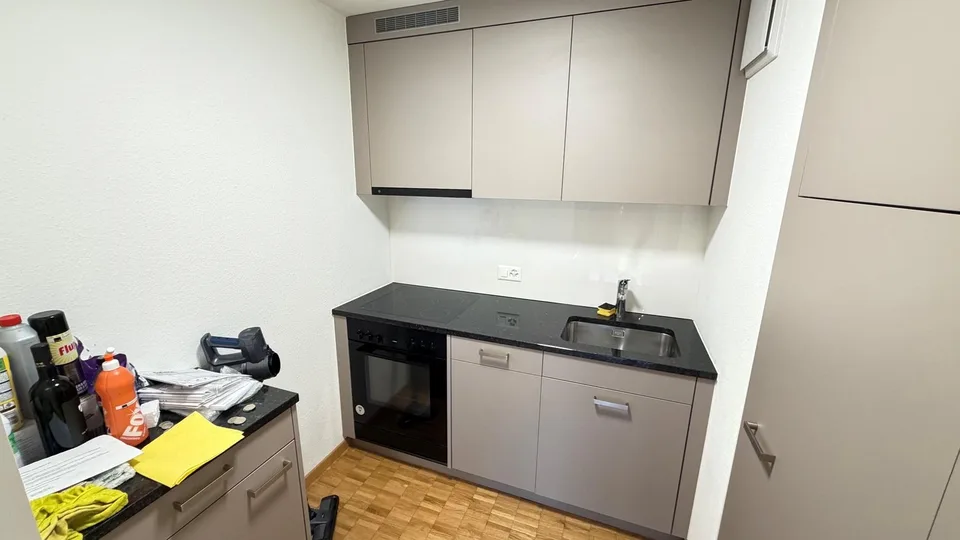 1,0 chambre à coucher dans un appartement à Zurich