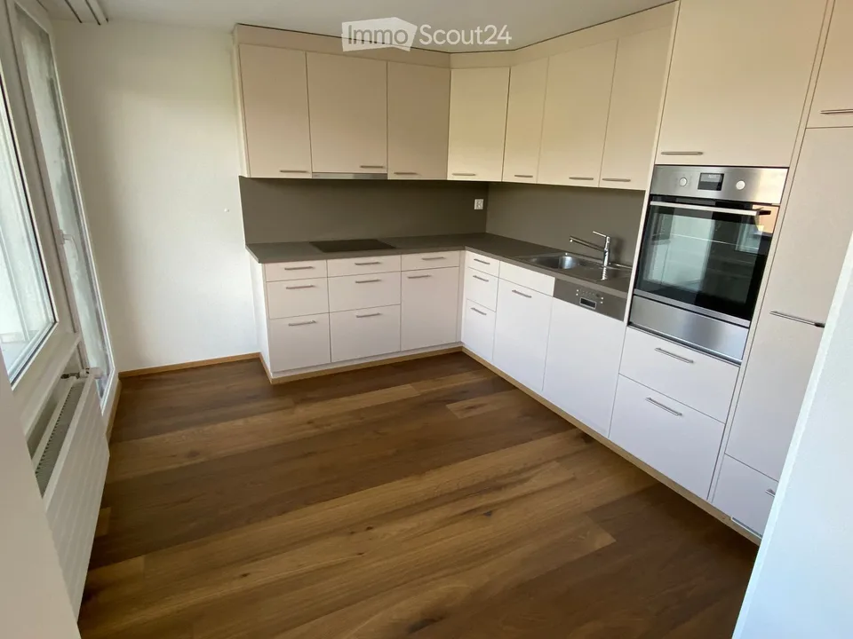Appartement lumineux 2.5 pièces avec balcon et belle vue à Langnau im Emmental