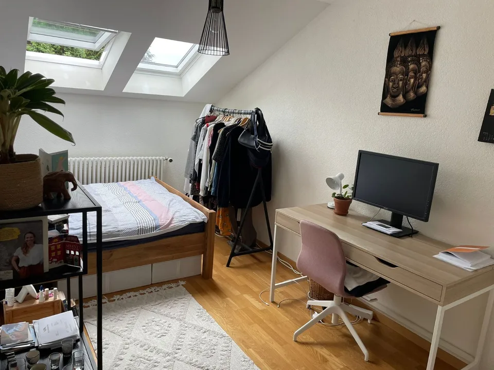 Zimmer in geräumiger Wohngemeinschaft in Wollishofen ab 24. August