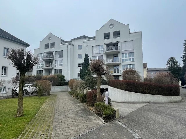 4.5-Zimmerwohnung mit Balkon zu vermieten
