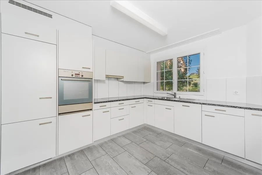 Lots of space to live - family apartment in the green!