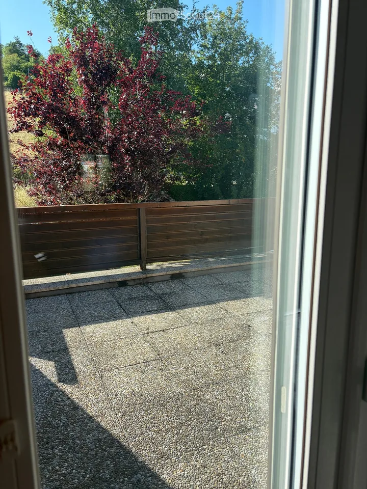 For rent: Superb 3½ room duplex with terrace, garage