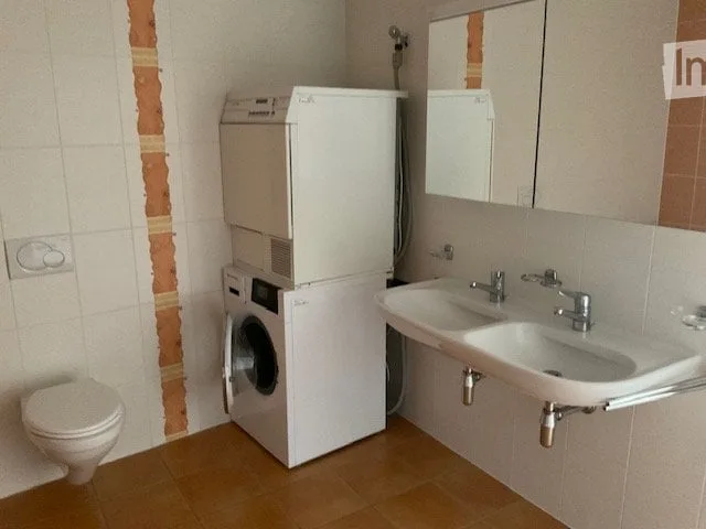 Wohnung 3.5 Zimmer Erdgeschoss, Balkon und Garten