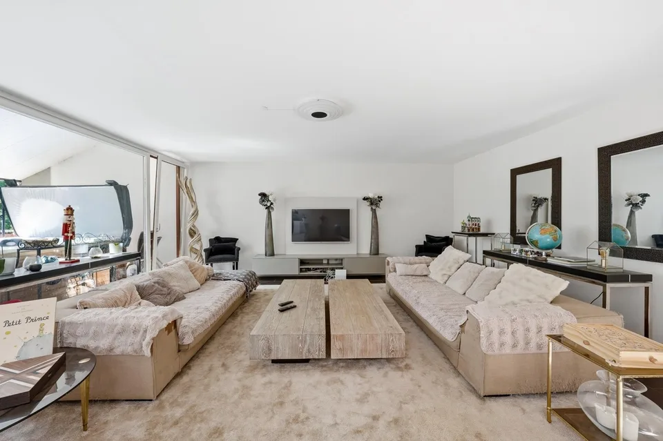 Duplextypische Attika-Wohnung mit 244 m² und schöner Terrasse von 36 m² – Foto 4 von 12