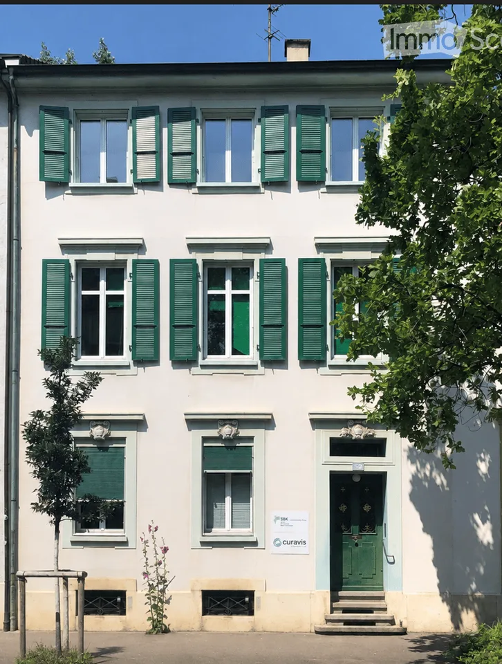 Charmante, frisch renovierte 2,5 Zimmerwohnung, zentrale Lage