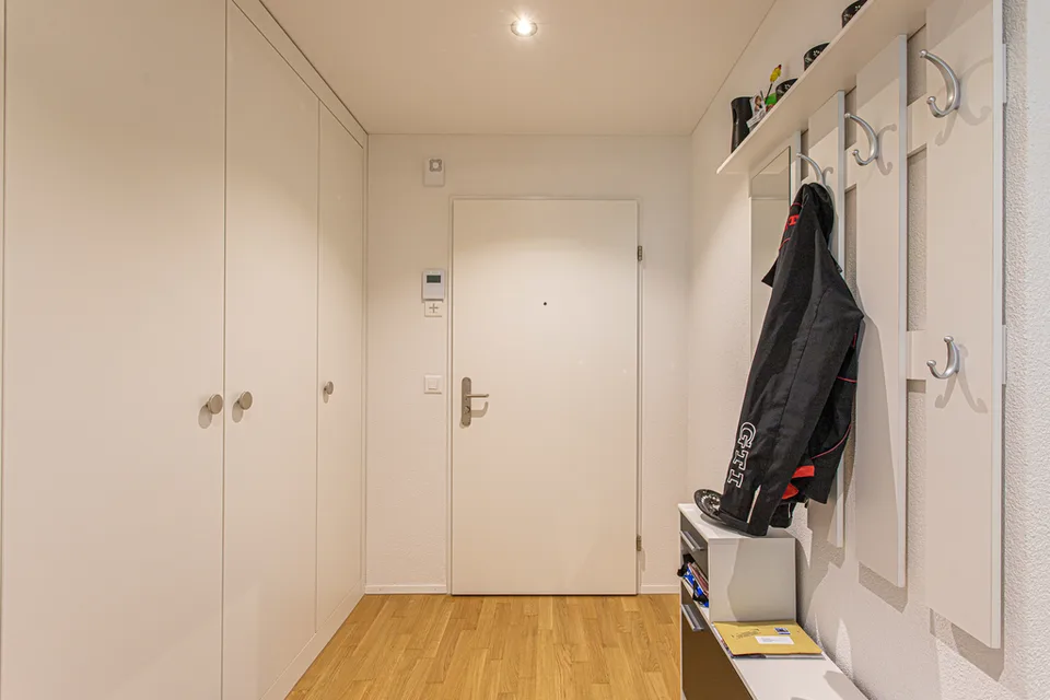 HELLE und MODERNE 3.5 Zimmer-Wohnung