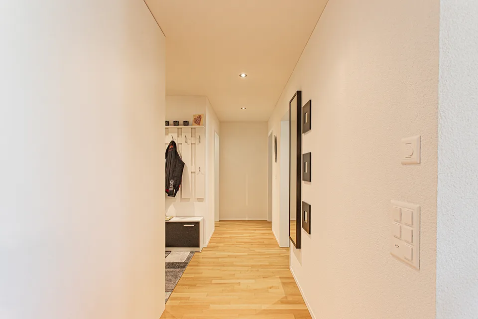 HELLE und MODERNE 3.5 Zimmer-Wohnung