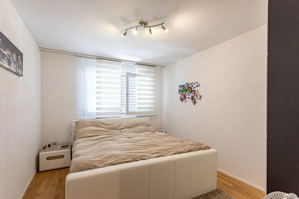 HELLE und MODERNE 3.5 Zimmer-Wohnung