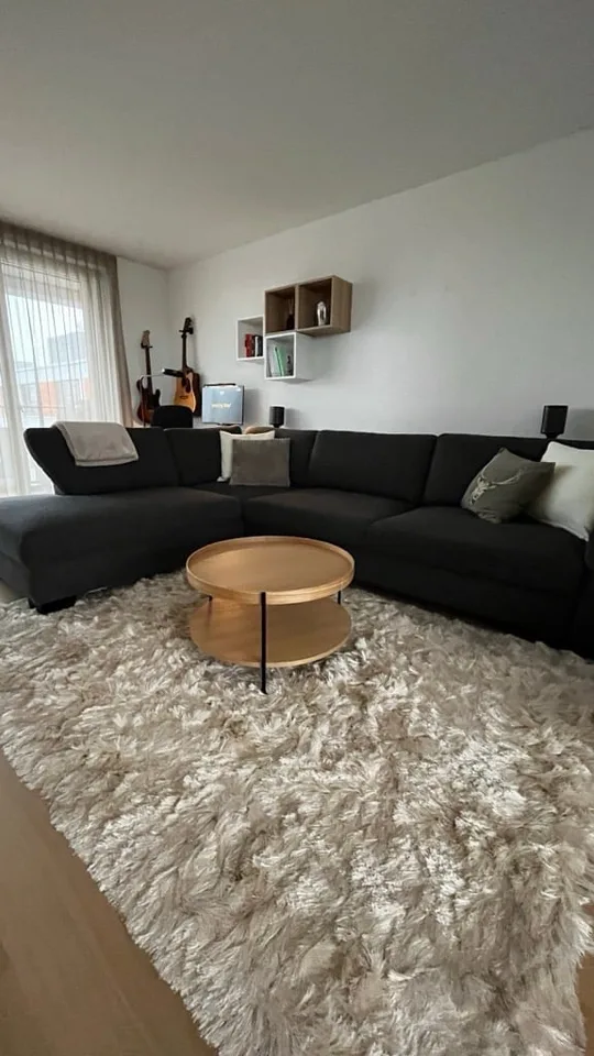 Moderne 2.5-Zimmer-Wohnung mit Balkon in Dübendorf