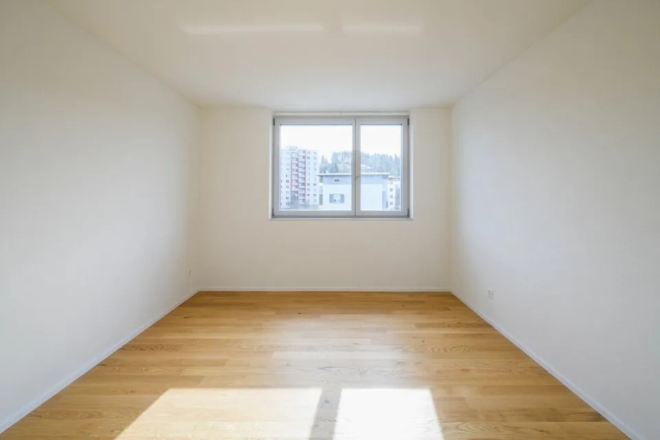 Bellissimo appartamento di 3.5 locali, completamente nuovo con balcone-loggia