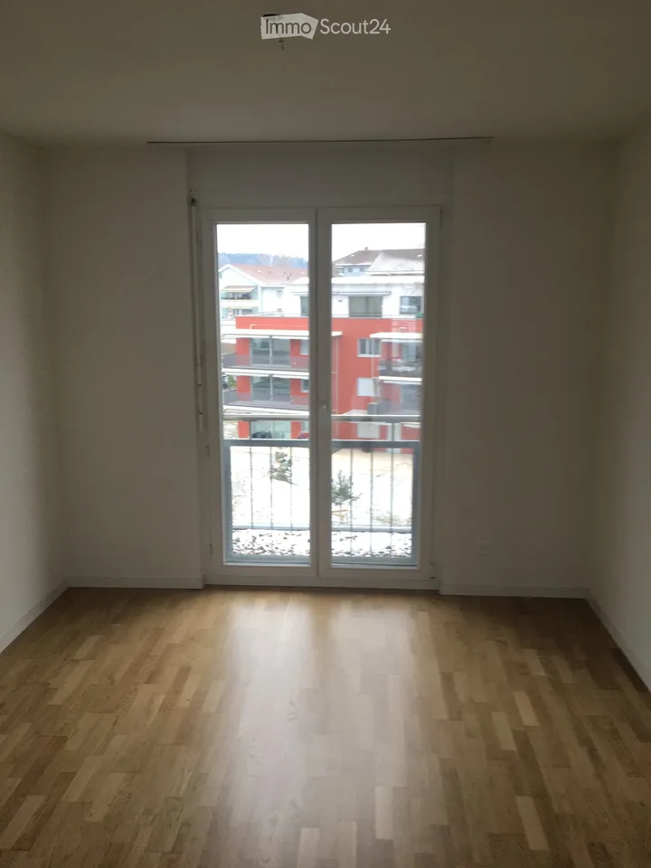 Appartement moderne 3.5 pièces en attique avec grand balcon à Jegenstorf