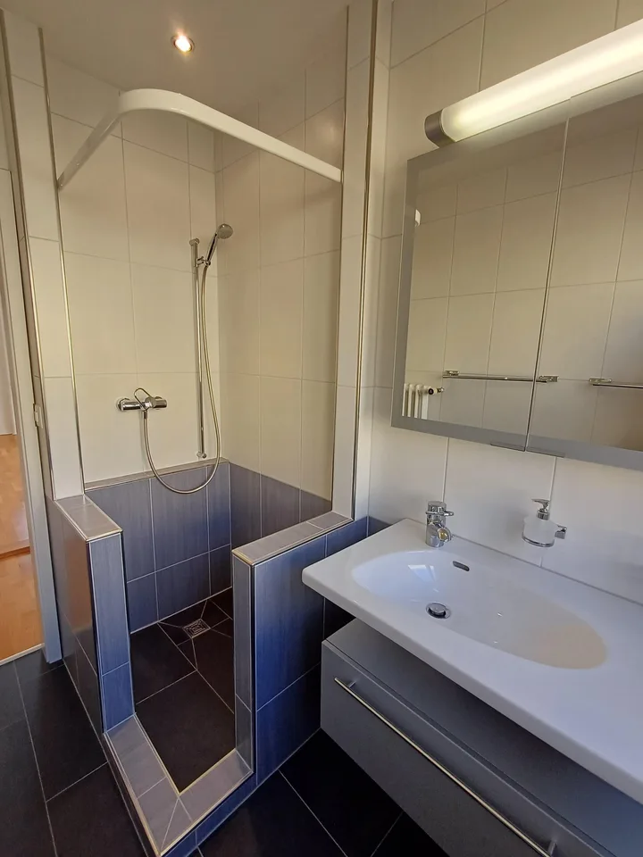 Appartement moderne et lumineux de 2,5 pièces dans un emplacement central !
