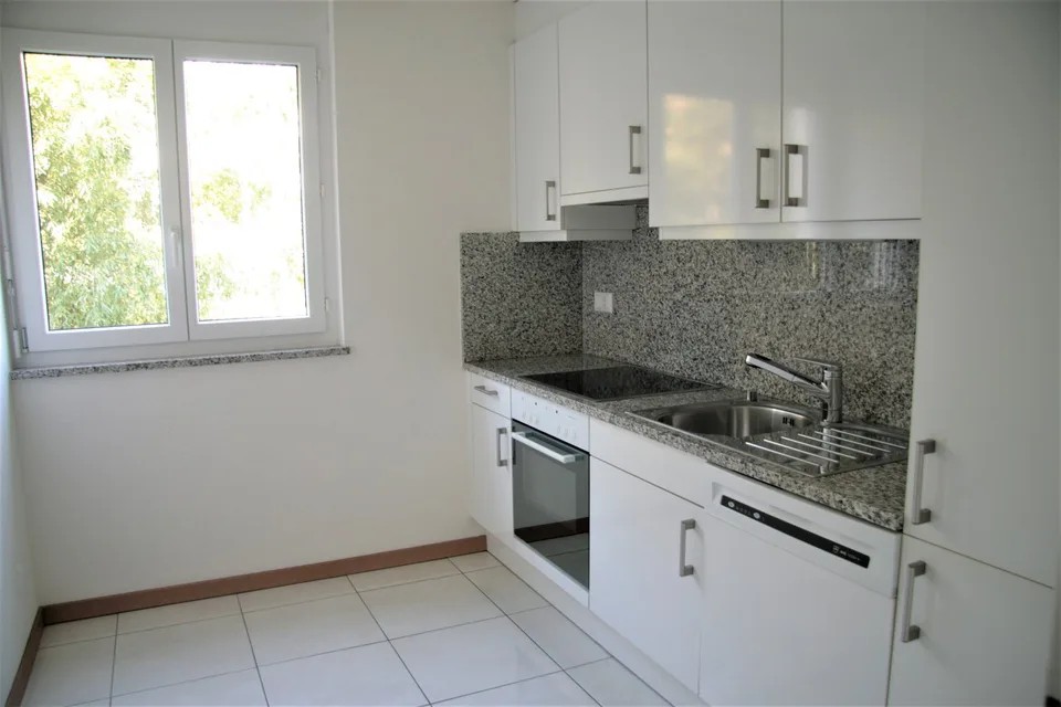 Attic 3.5 rooms - central but quiet location in the green