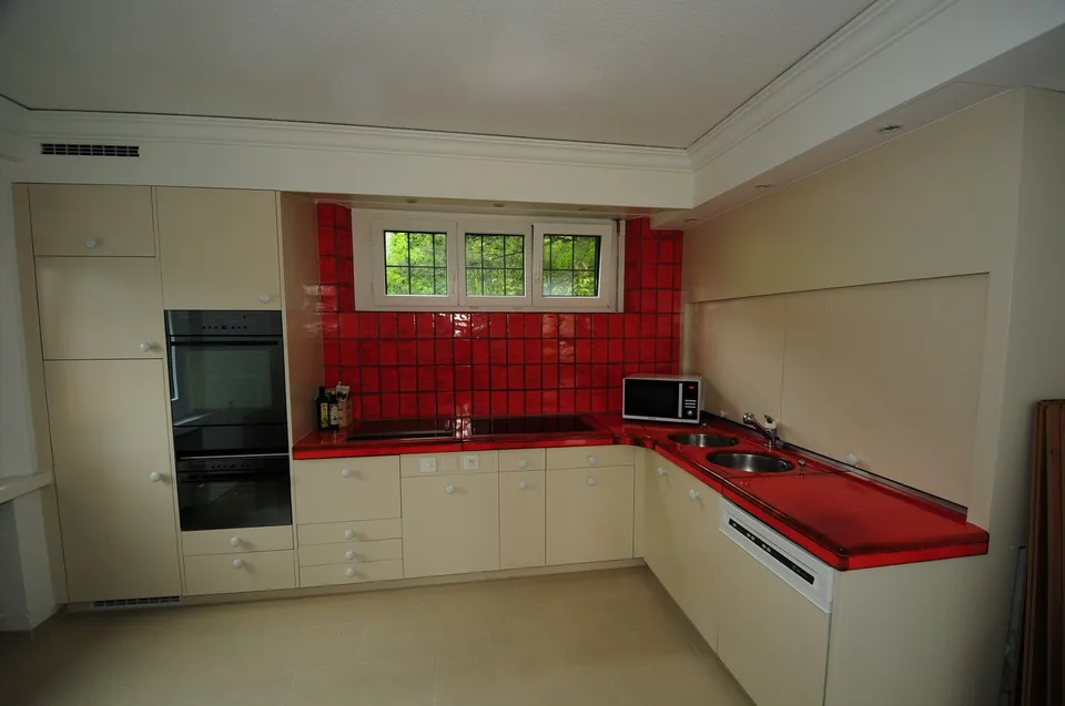 Beautiful 2.5-room apartment with direct view of Lake Zurich