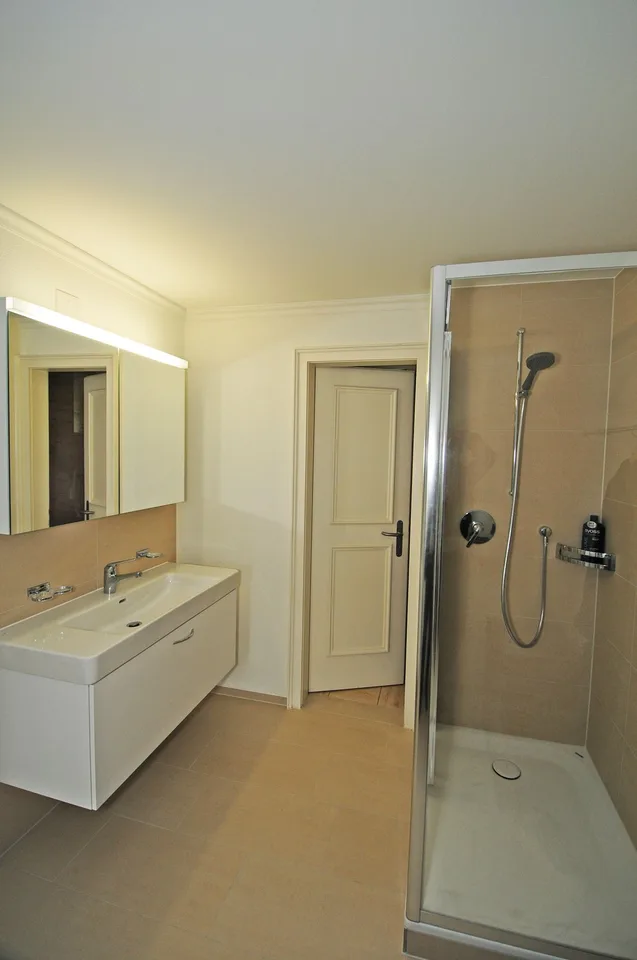 Beautiful 2.5-room apartment with direct view of Lake Zurich