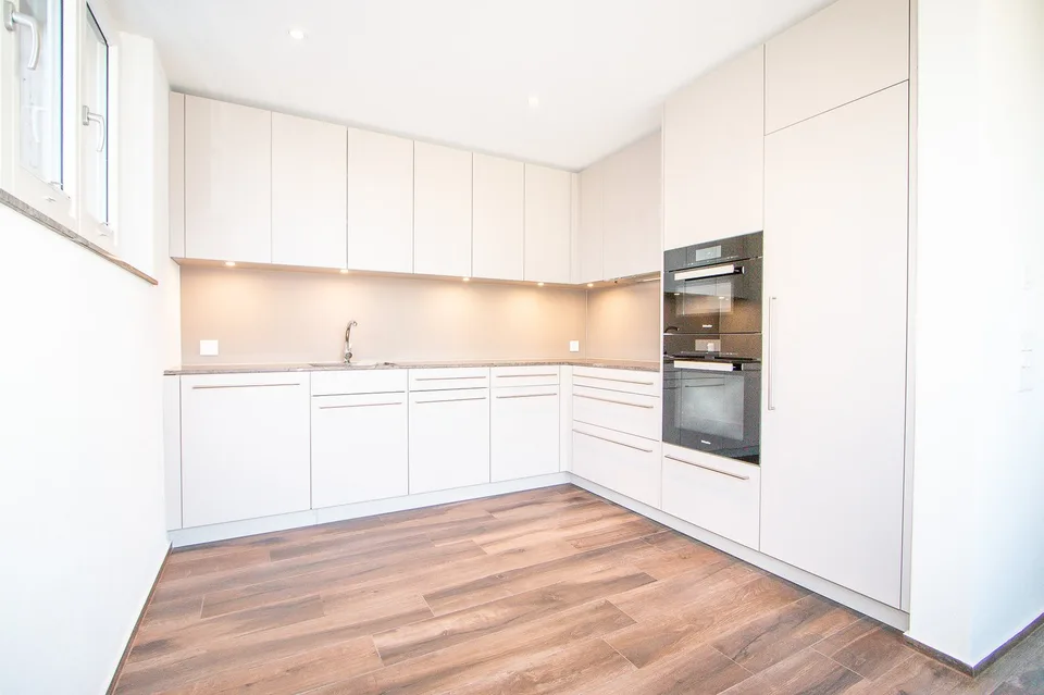 Spacious & open maisonette apartment with large hobby room