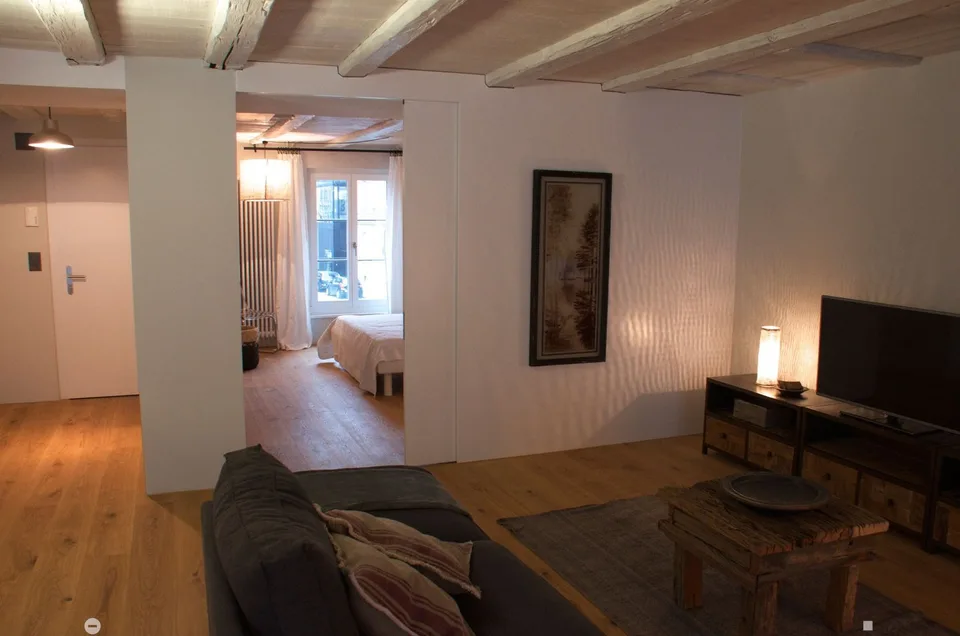 Appartement 2 pièces meublé avec style au centre de Biel