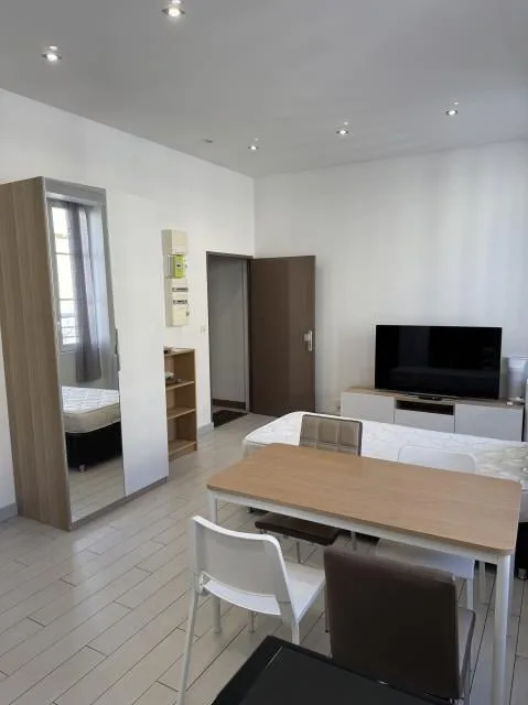 Charmant studio meublé de 45 m² à louer – Rue du Prieuré, Genève 1202