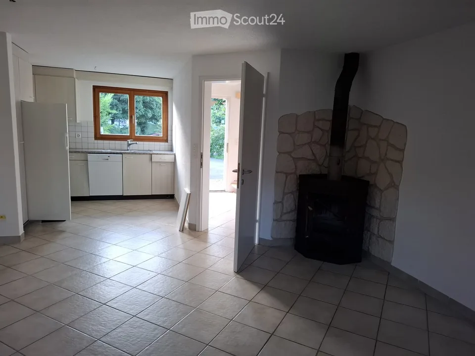 3-Zimmer-Wohnung (Triplex) mit separatem Eingang und Haus-Charakter