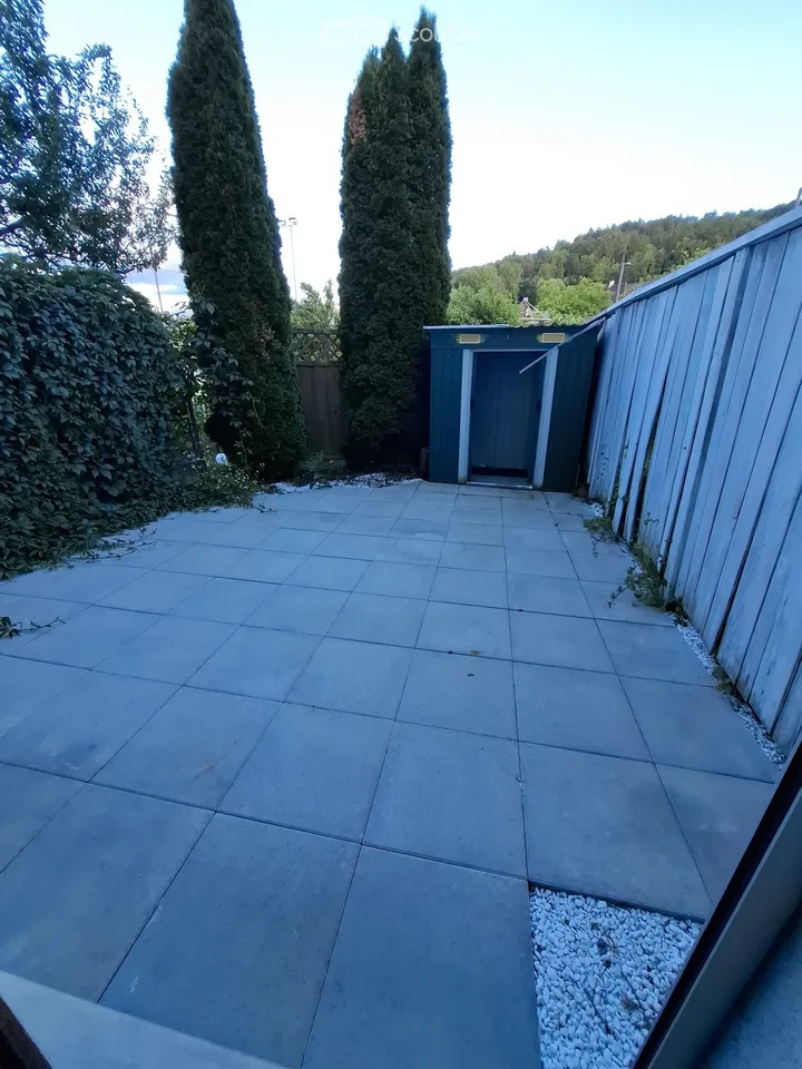 Appartement 3 pièces (triplex) avec entrée séparée et caractère de maison