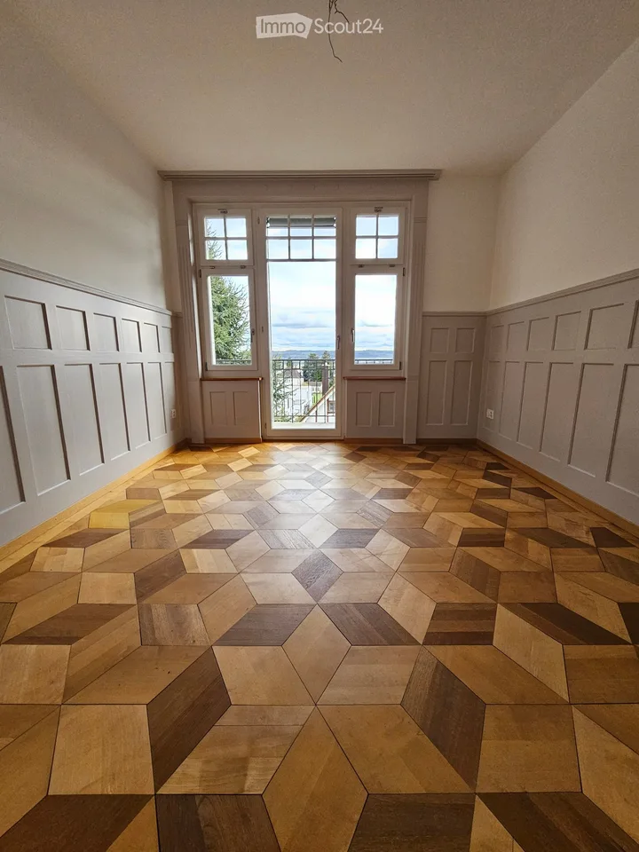 4 Zimmer-Wohnung mit Balkon und toller Aussicht