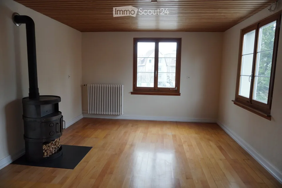 Charming Maisonette Apartment with Balcony and Parking in Kreuzlingen