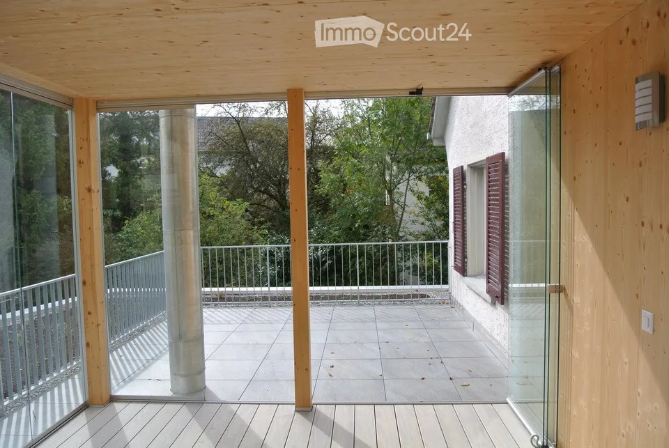 Charming Maisonette Apartment with Balcony and Parking in Kreuzlingen