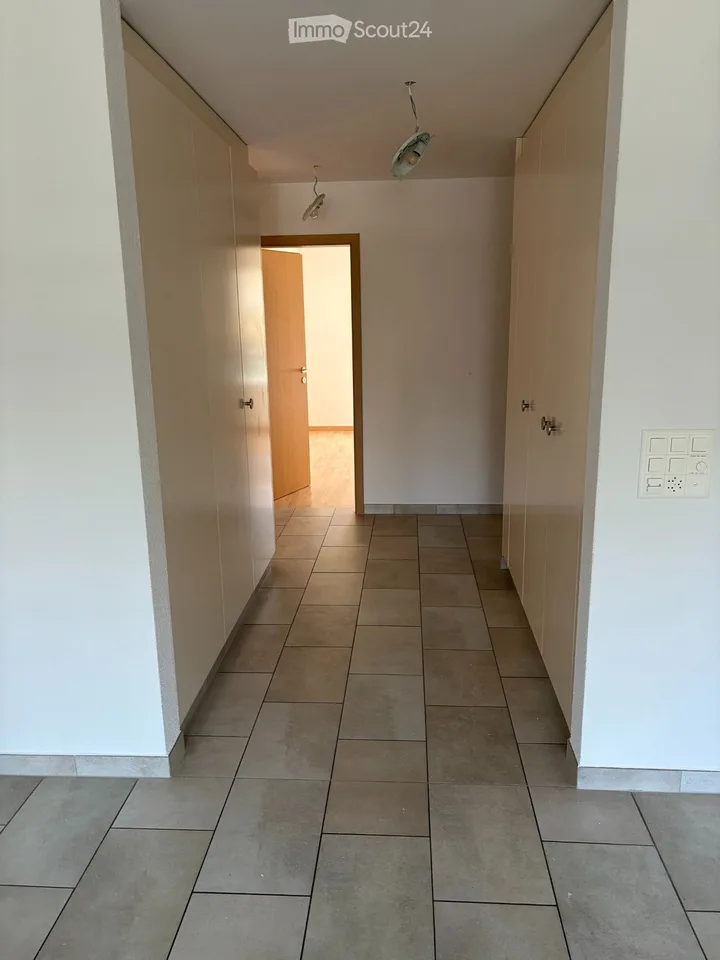 schöne ZENTRALE 4,5 Zimmer Wohnung