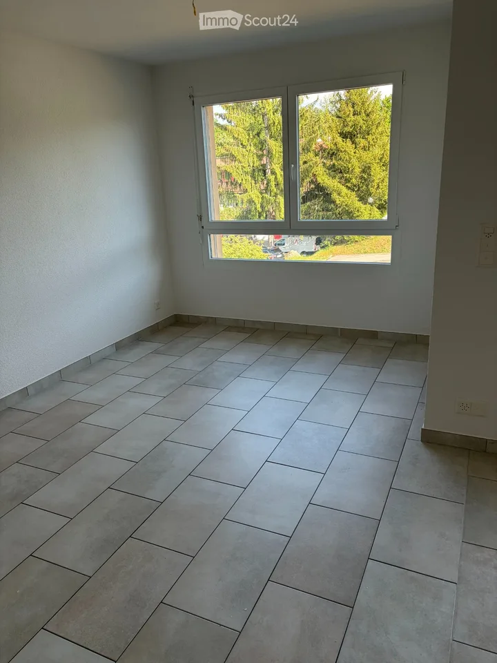schöne ZENTRALE 4,5 Zimmer Wohnung