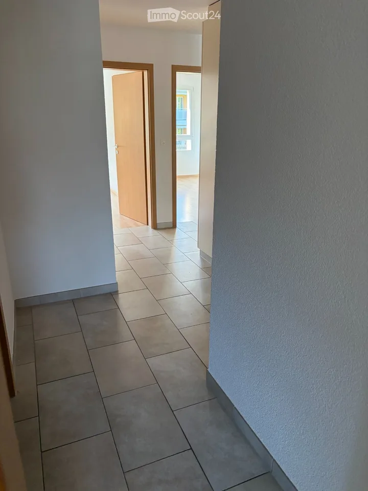 schöne ZENTRALE 4,5 Zimmer Wohnung