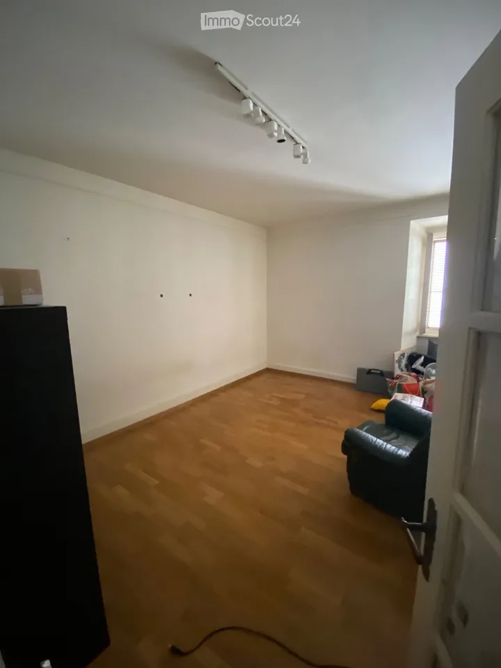 Urgent Room in shared apartment//price on request