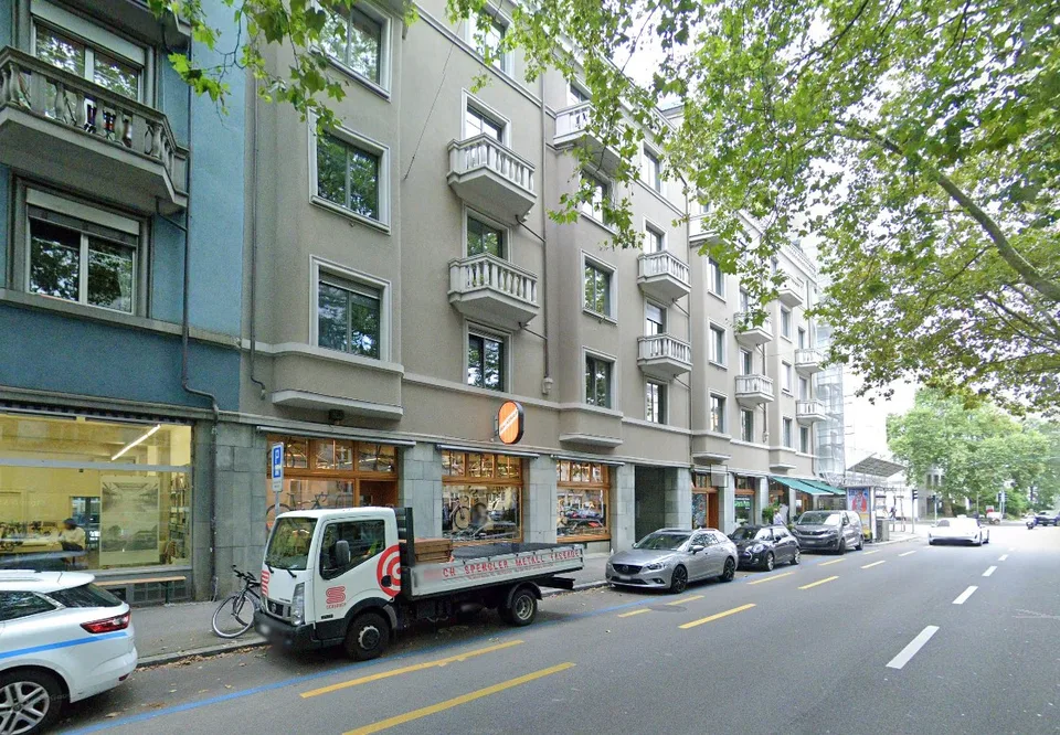Sanierte Altbauwohnung im beliebten Enge-Quartier!