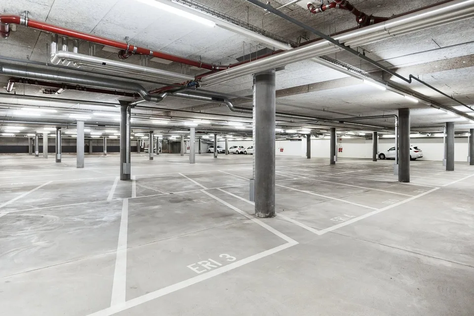 Parkings intérieurs au Centre Patio Plaza