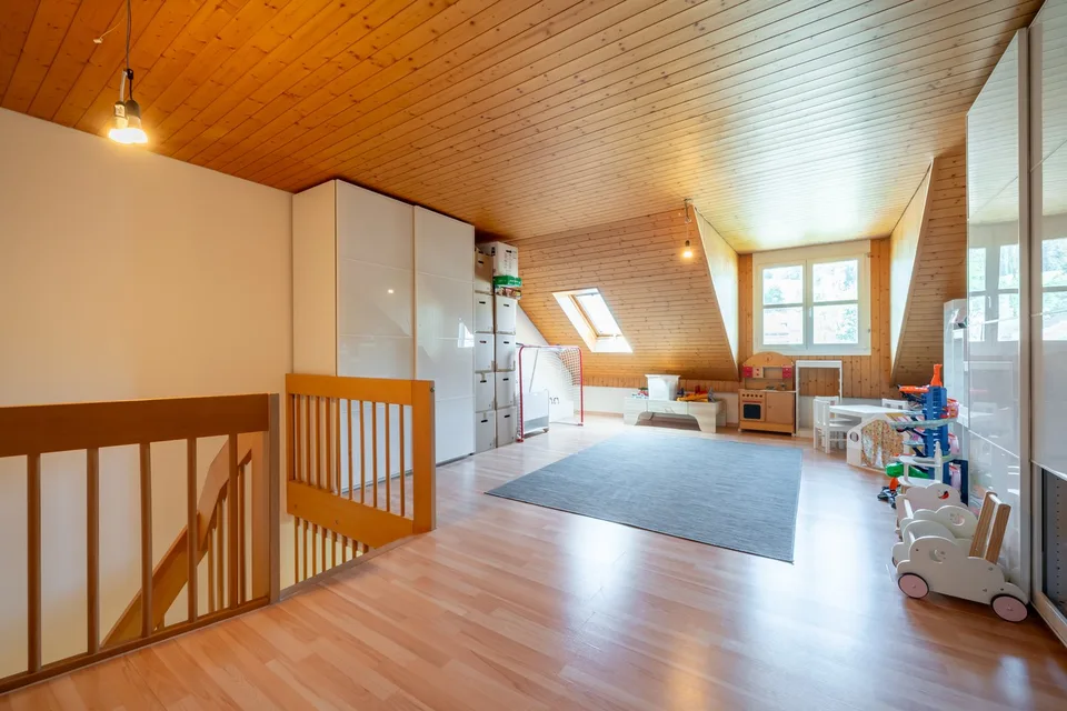Modern living with a house character in a central location