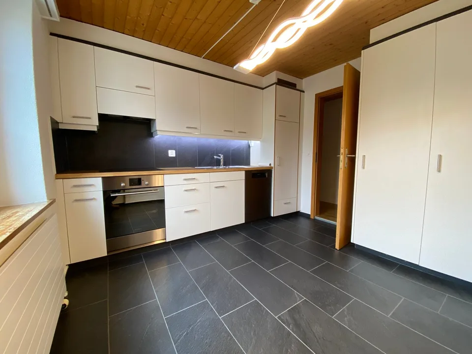 Helle und zentrale 4.5-Zimmer-Wohnung in Lufingen