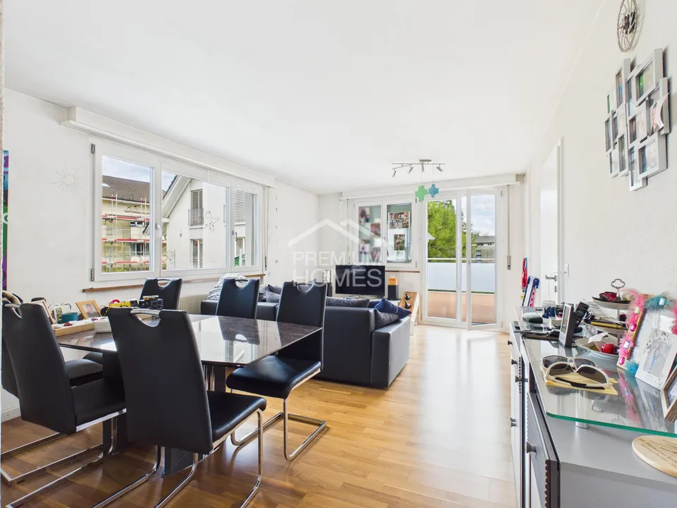 Combinaison attrayante de logement et de commerce