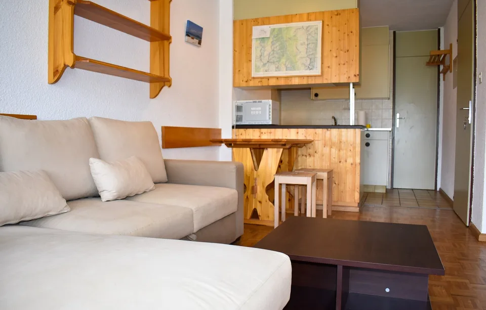 From 15.05.25 Scierie A Meya n 139 (03), ground floor studio, close to the cable cars