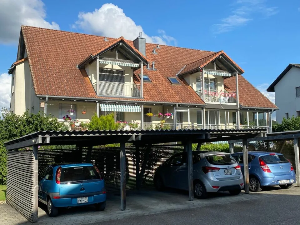 Grosszügige 4.5-Zimmer-Gartenwohnung mit gedecktem Sitzplatz