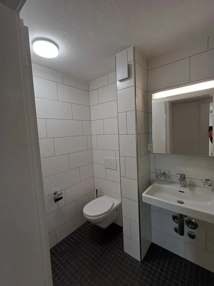 4.5-Zimmerwohnung an ruhiger und sonniger Lage mit weiter Aussicht – Foto 8 von 12