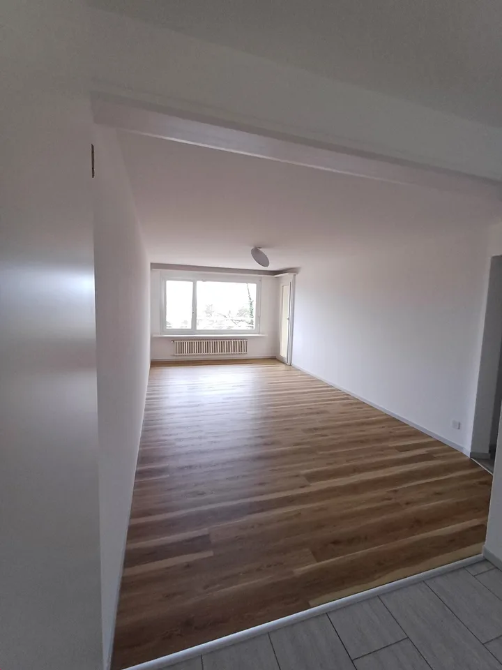 4.5-Zimmerwohnung an ruhiger und sonniger Lage mit weiter Aussicht