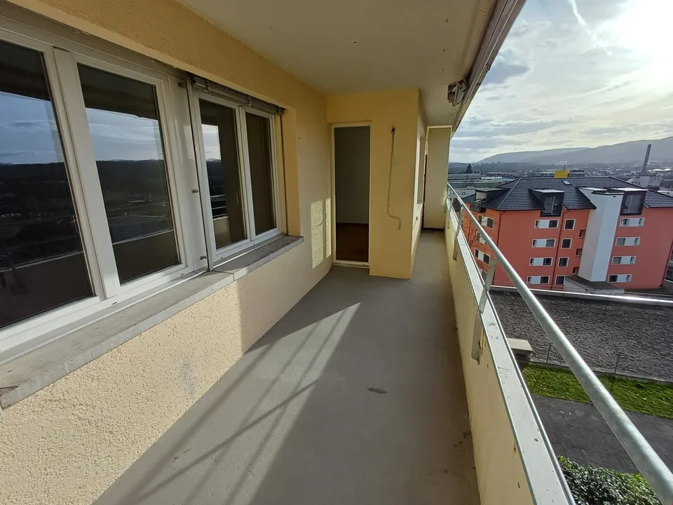 4.5-Zimmerwohnung an ruhiger und sonniger Lage mit weiter Aussicht