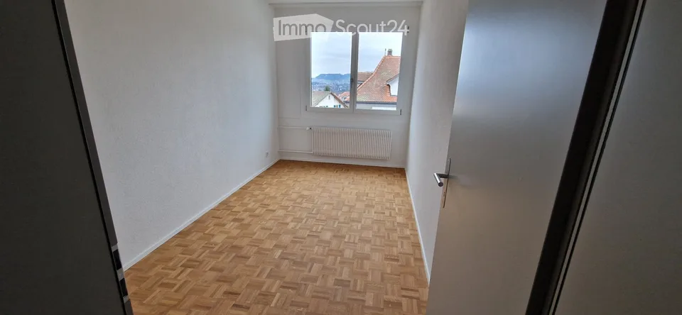 Renovated 3-room apartment with spacious balcony in Spiegel near Bern