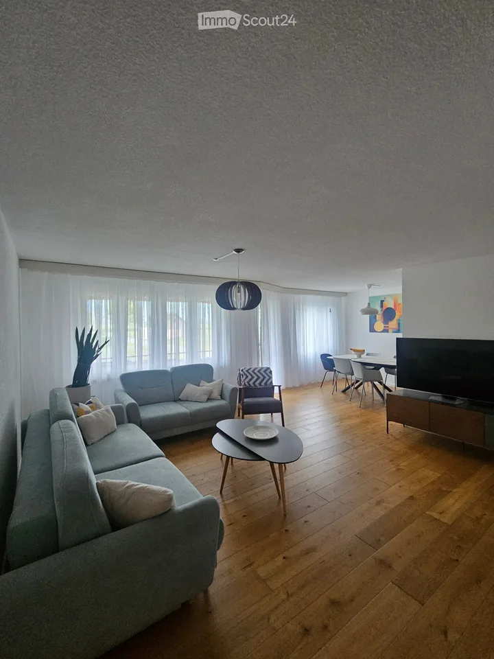 Helle 4.5-Zimmer-Wohnung mit Balkon in Haag (Rheintal)