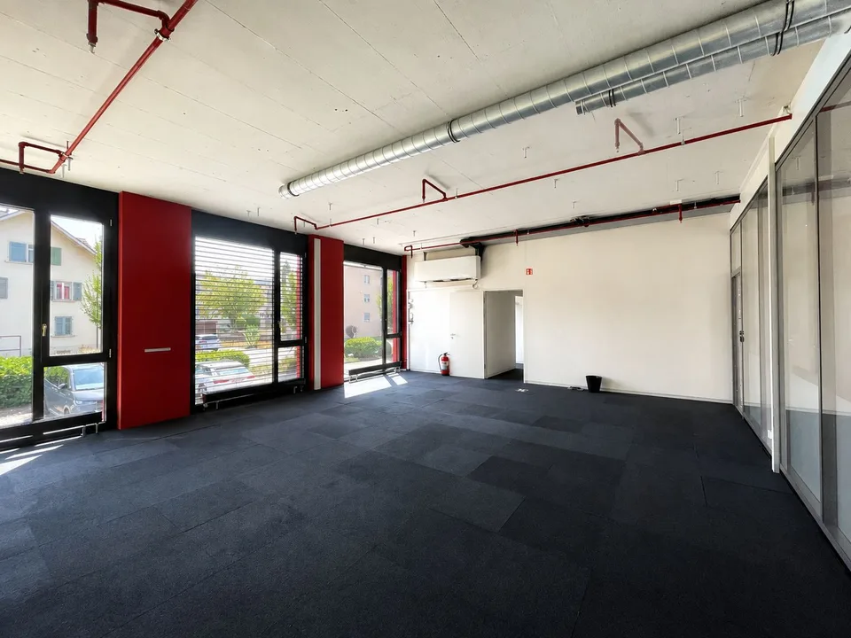 Modern renovated office space - 60 m2 in Zofingen!
