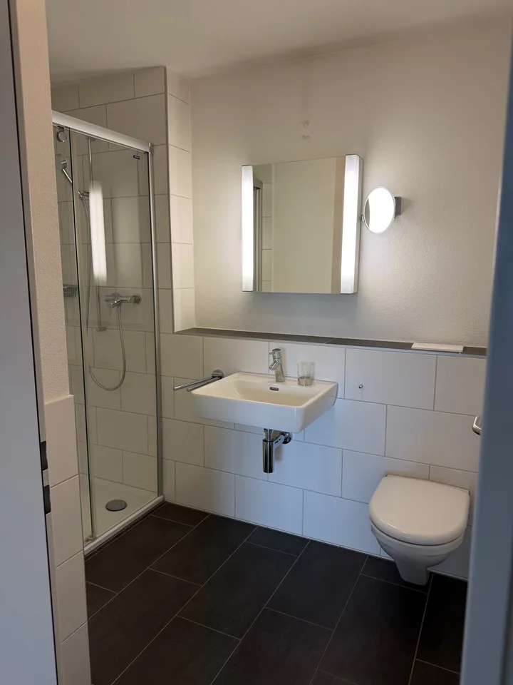 Appartamento 3.5 locali luminoso, 95 m², in posizione centrale a Steffisburg
