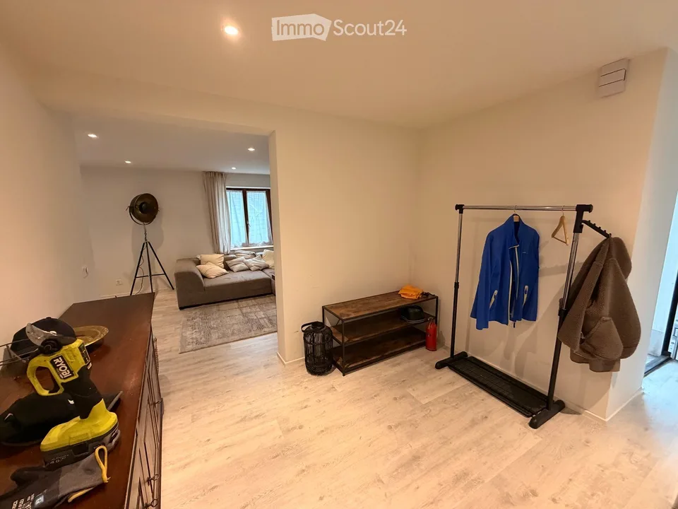 Charmantes 4.5-Zimmer-Einfamilienhaus in Zuzgen – sofort verfügbar! – Foto 11 von 16