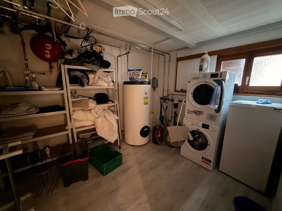 Charmantes 4.5-Zimmer-Einfamilienhaus in Zuzgen – sofort verfügbar! – Foto 12 von 16